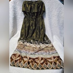 Mine Maxi dress. Size Medium Strapless gorgeous design like new